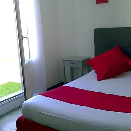 Szálloda De La Bastide 2*