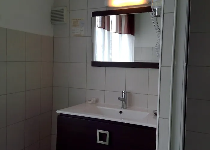 Ξενοδοχείο De La Bastide 2*