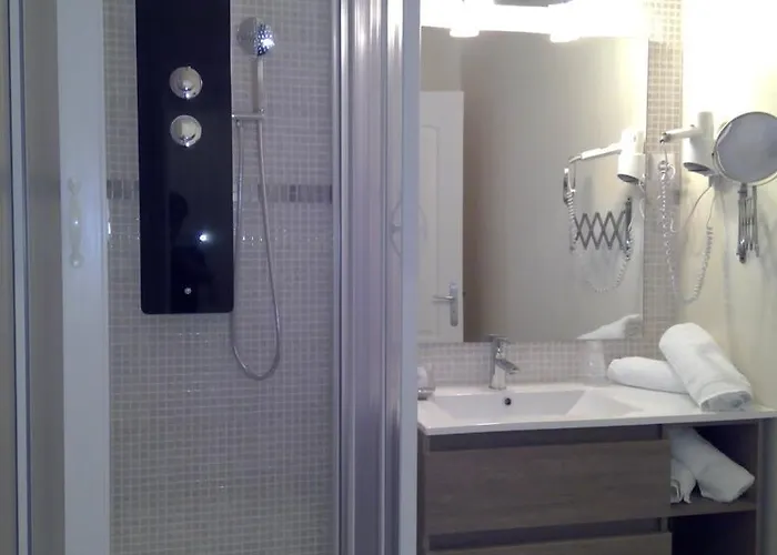 De La Bastide Hotel 2*